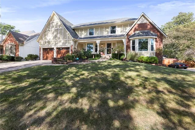 $700,000 | 8108 West 98th Terrace, Overland Park, KS 66212