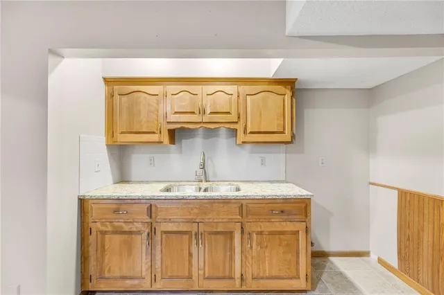 $700,000 | 8108 West 98th Terrace, Overland Park, KS 66212