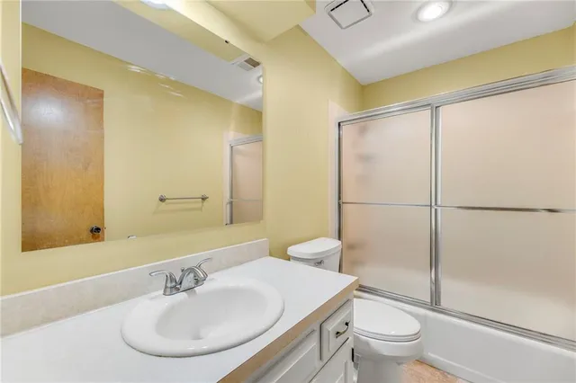 $700,000 | 8108 West 98th Terrace, Overland Park, KS 66212