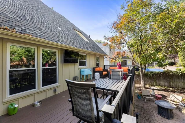 $700,000 | 8108 West 98th Terrace, Overland Park, KS 66212