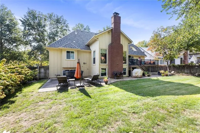 $700,000 | 8108 West 98th Terrace, Overland Park, KS 66212