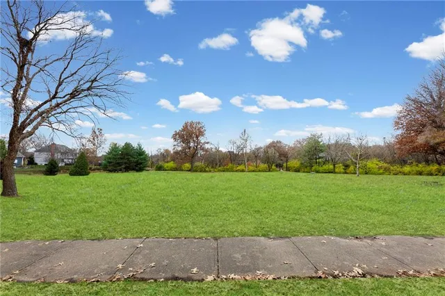 $700,000 | 8108 West 98th Terrace, Overland Park, KS 66212