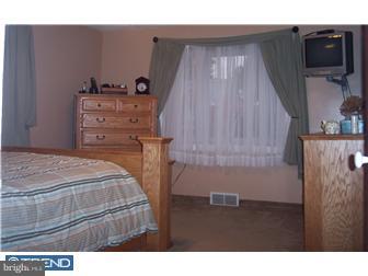 812 Ripley Street Philadelphia, PA 19111 - Photo 6 of 12 Bedroom