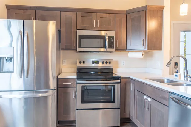 $298,500 | 1325 Bunker Hill Drive, Unit 3104, Sun Prairie, WI 53590