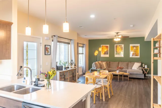 $298,500 | 1325 Bunker Hill Drive, Unit 3104, Sun Prairie, WI 53590