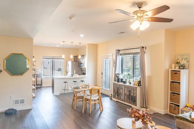 $298,500 | 1325 Bunker Hill Drive, Unit 3104, Sun Prairie, WI 53590