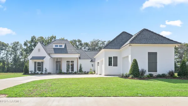 $875,000 | 111 Leaning Oak Drive, Lafayette, LA 70508