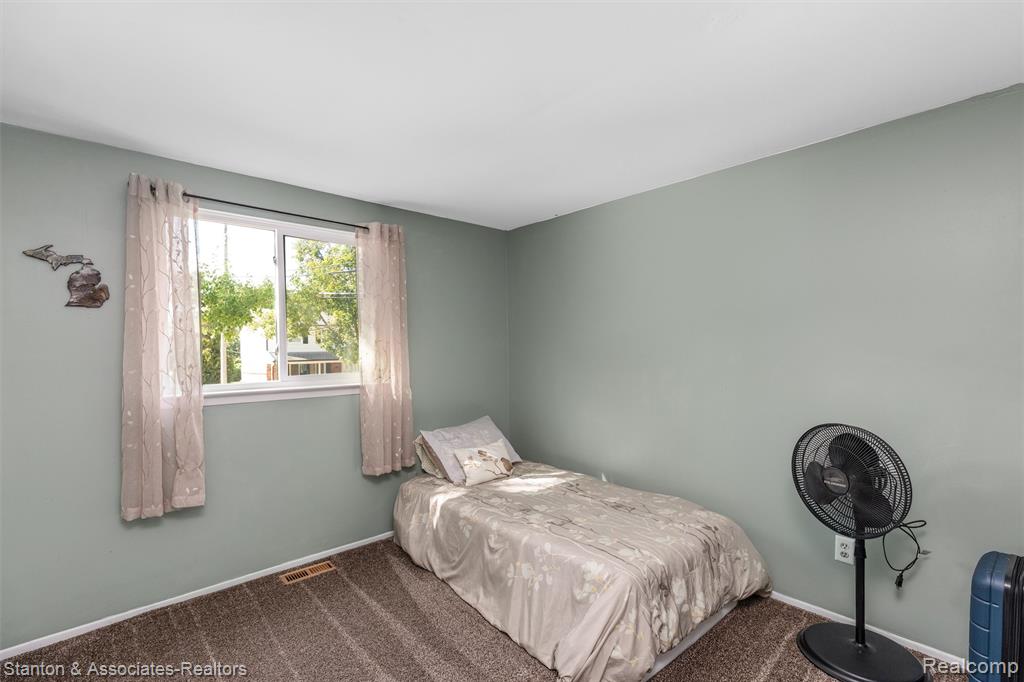 1710 Nakota Road Royal Oak, MI 48073 - Photo 16 of 24 Gallery Image 16