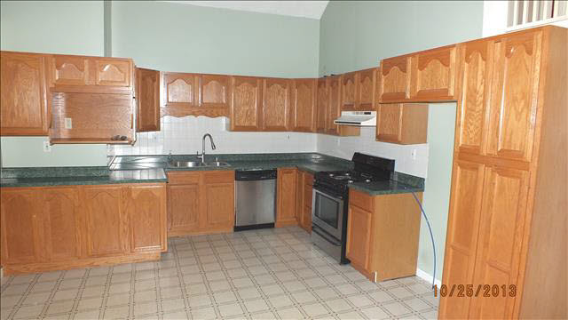 9401 Summerfield Road Temperance, MI 48182 - Photo 10 of 15 Kitchen