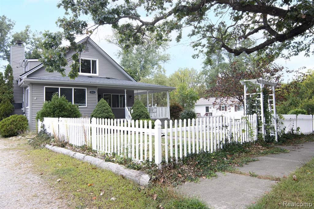 2312 South Long Lake Road Fenton, MI 48430 - Photo 1 of 22