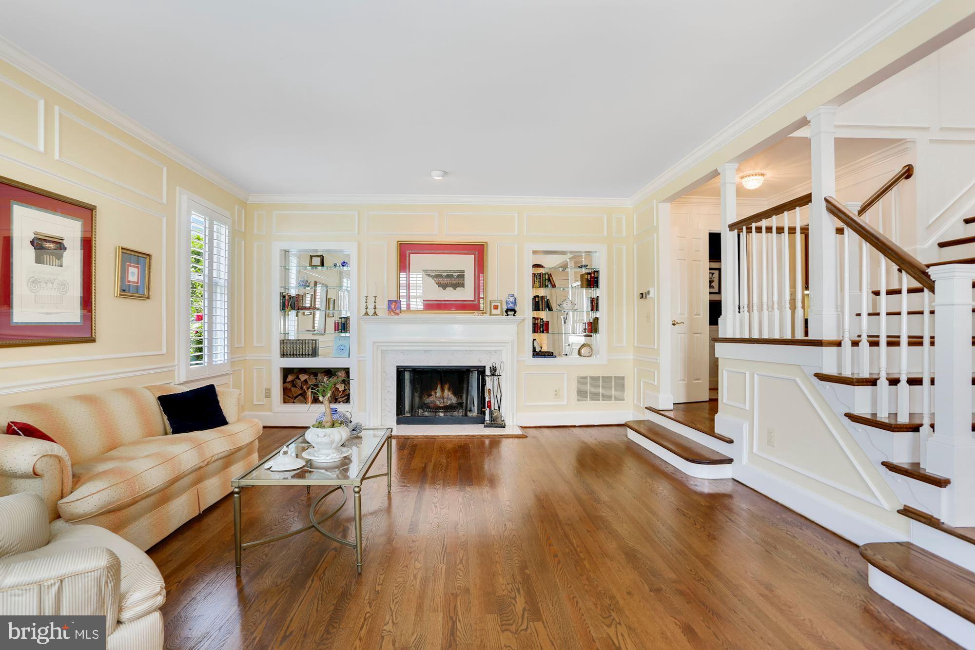 7258 Evans Mill Road McLean, VA 22101 - Photo 4 of 35 Living Room