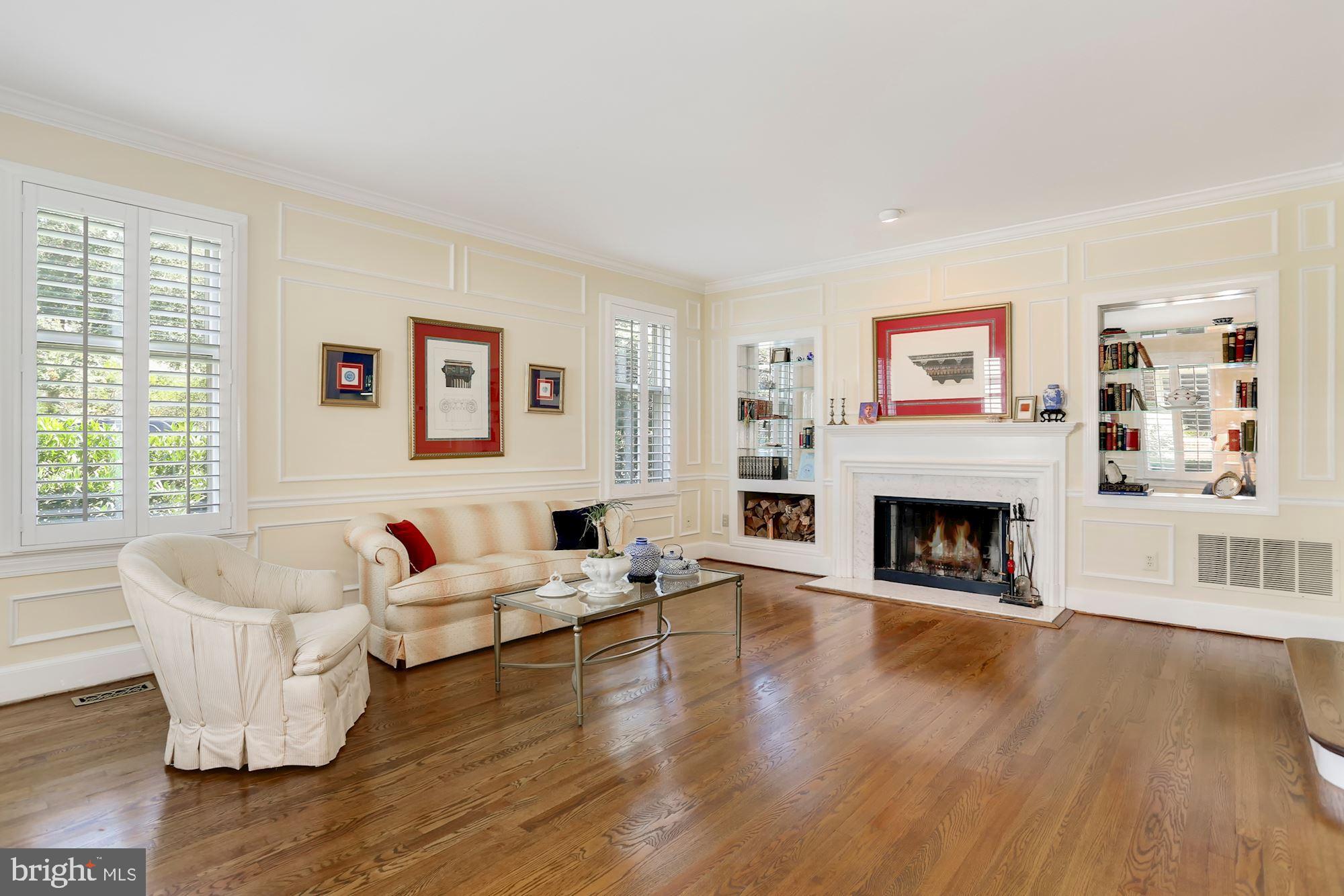 7258 Evans Mill Road McLean, VA 22101 - Photo 5 of 35 Living Room