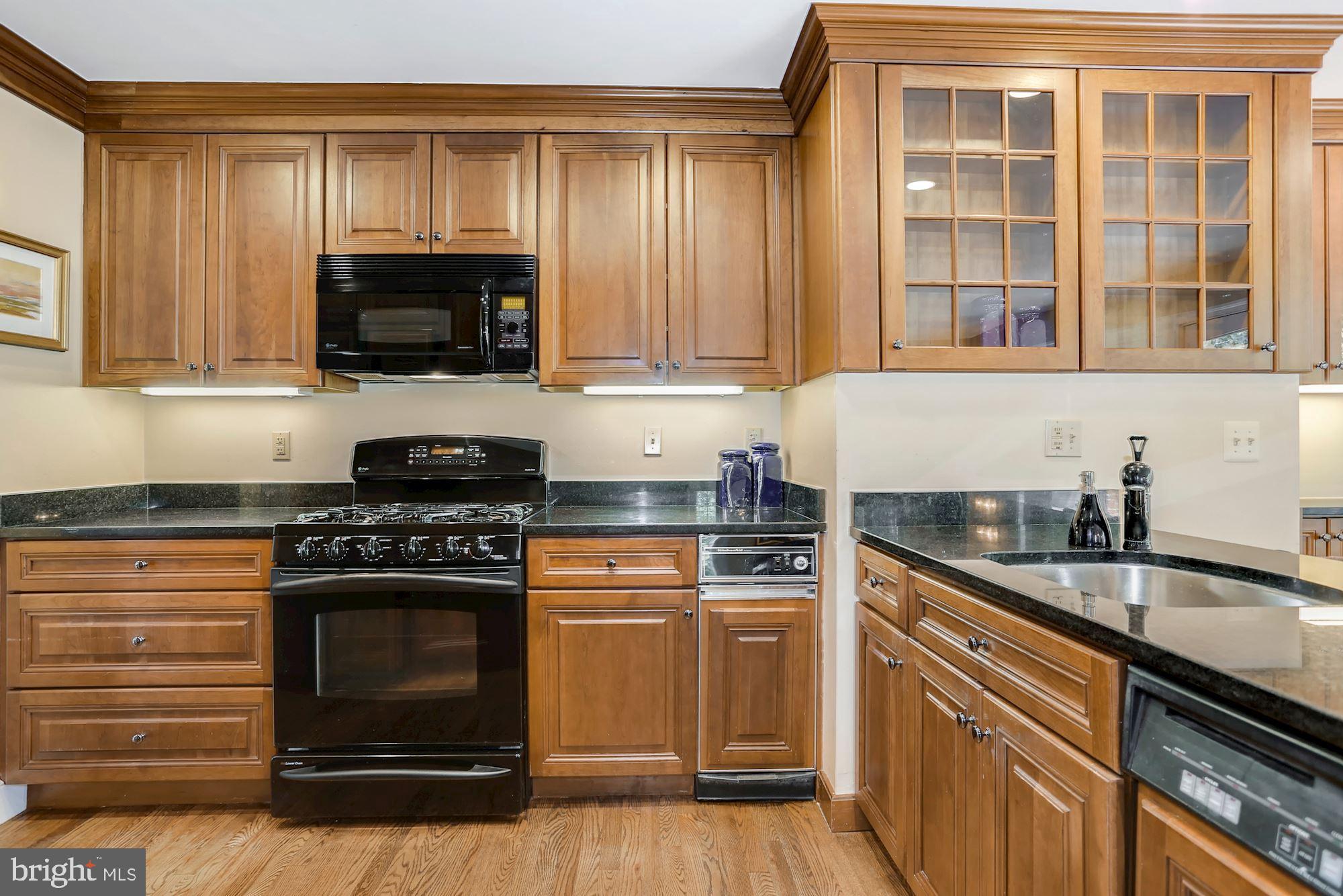 7258 Evans Mill Road McLean, VA 22101 - Photo 6 of 35 Kitchen