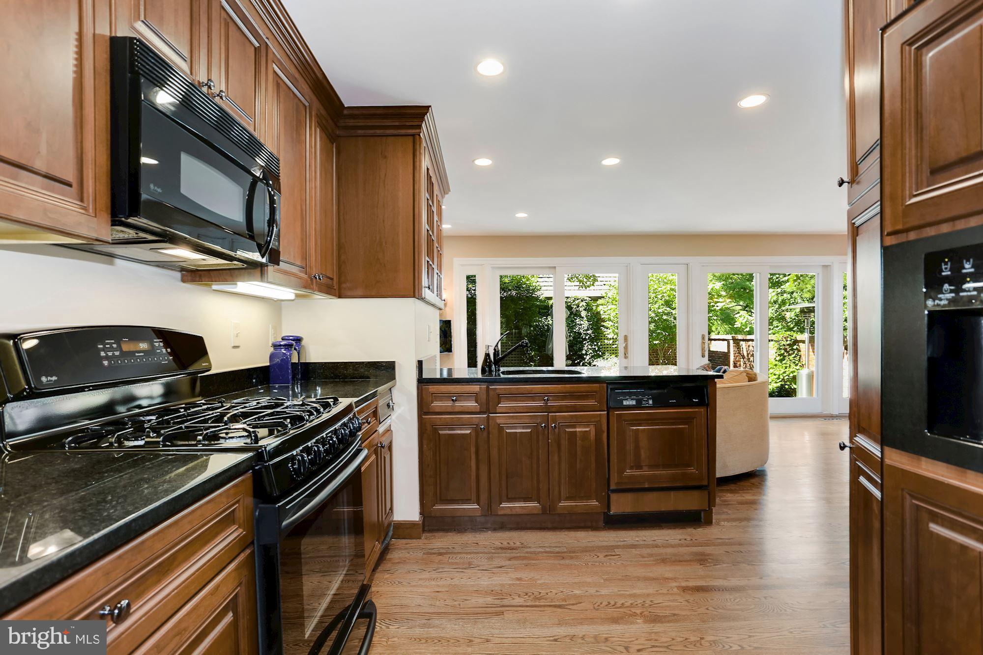 7258 Evans Mill Road McLean, VA 22101 - Photo 7 of 35 Kitchen