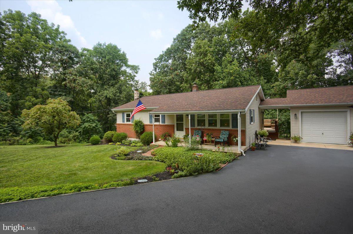 135 Oak Road Elizabethtown, PA 17022 - Photo 2 of 50 Gallery Image 2