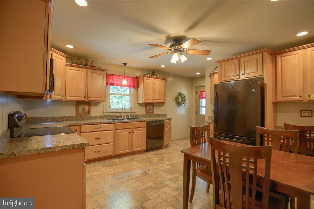 135 Oak Road Elizabethtown, PA 17022 - Photo 29 of 50 Gallery Image 29