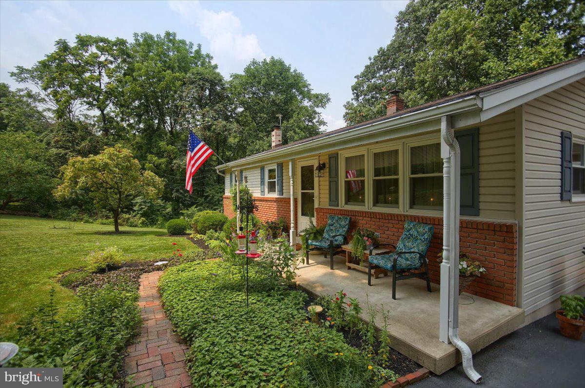 135 Oak Road Elizabethtown, PA 17022 - Photo 5 of 50 Gallery Image 5