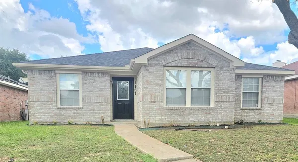 $2,500 | 2467 Mallory Lane, Lancaster, TX 75134