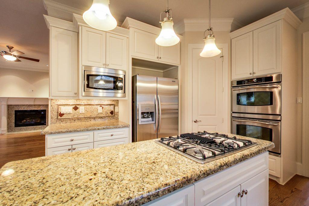 4324 Ione Street Bellaire, TX 77401 - Photo 13 of 32