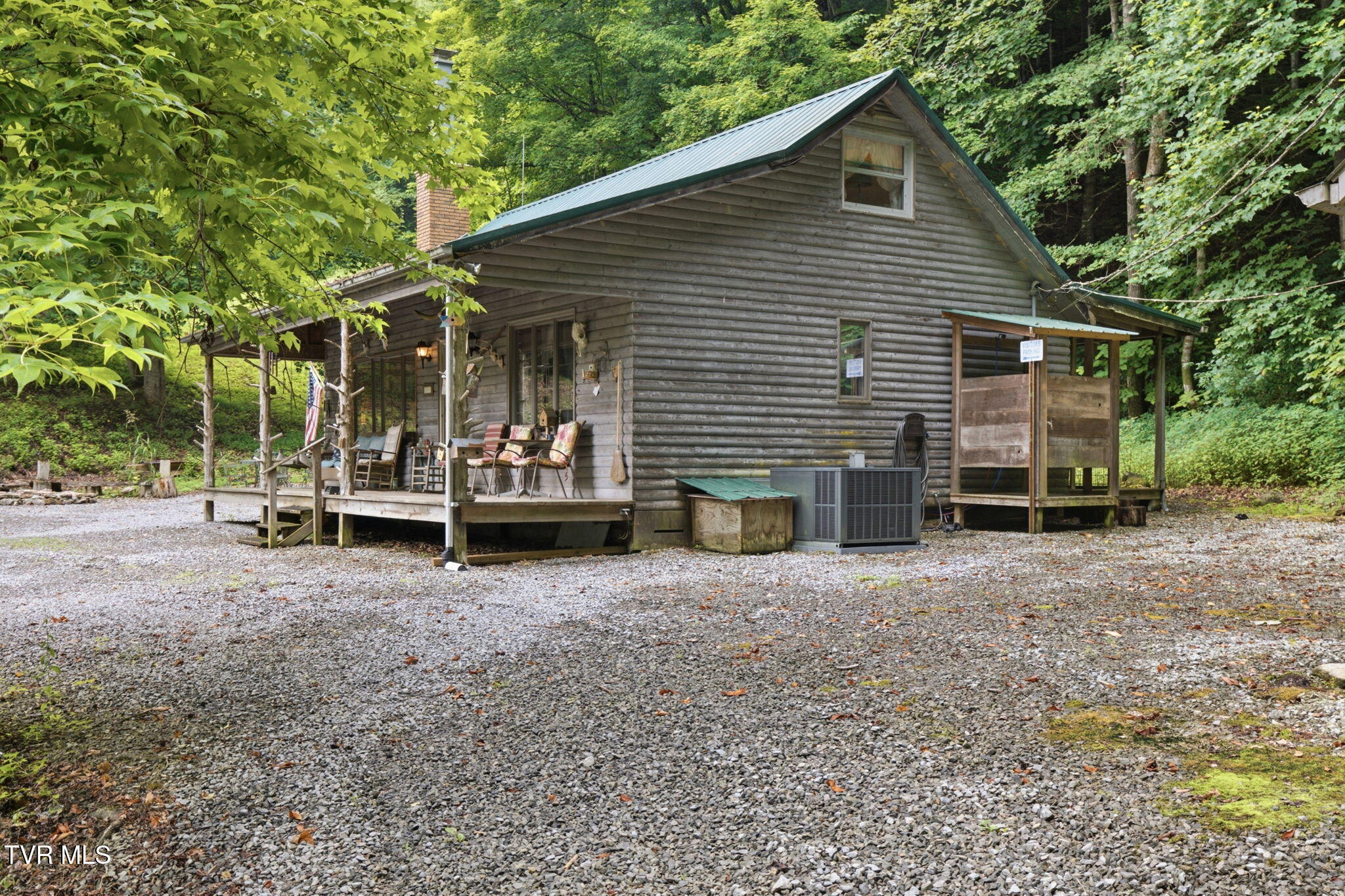 4951 England Valley Road Duffield, VA 24244 - Photo 3 of 44 29-web-or-mls-DZ3A9211_1e40e608