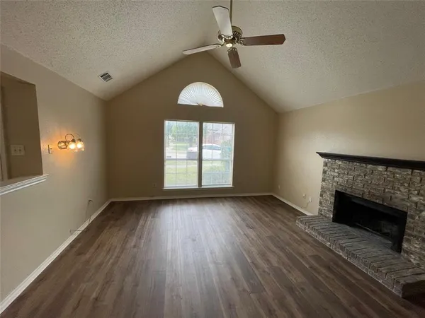 $1,995 | 430 Sims Drive, Cedar Hill, TX 75104