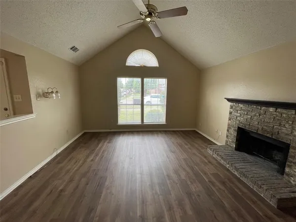 $1,995 | 430 Sims Drive, Cedar Hill, TX 75104