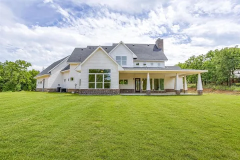 $650,000 | 247 Silver Lakes Drive, Sunset, TX 76270