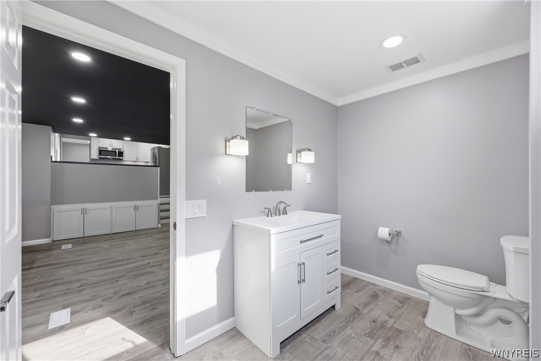 118 Treehaven Road West Seneca, NY 14224 - Photo 14 of 28 1st Floor Half Bath
