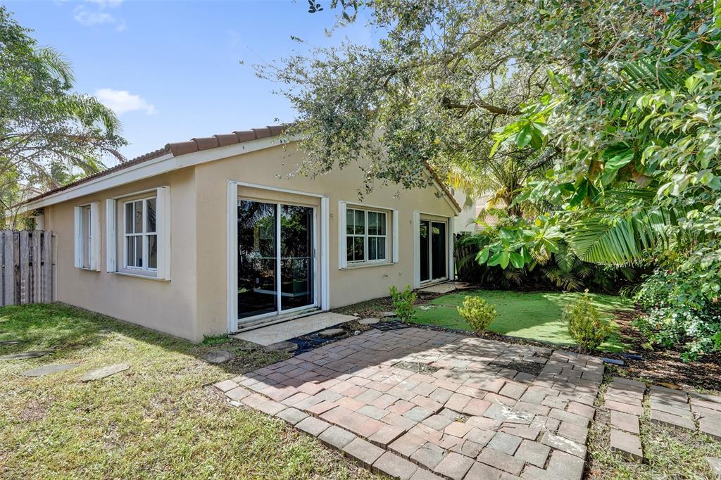 7341 Flores Way Margate, FL 33063 - Photo 6 of 8