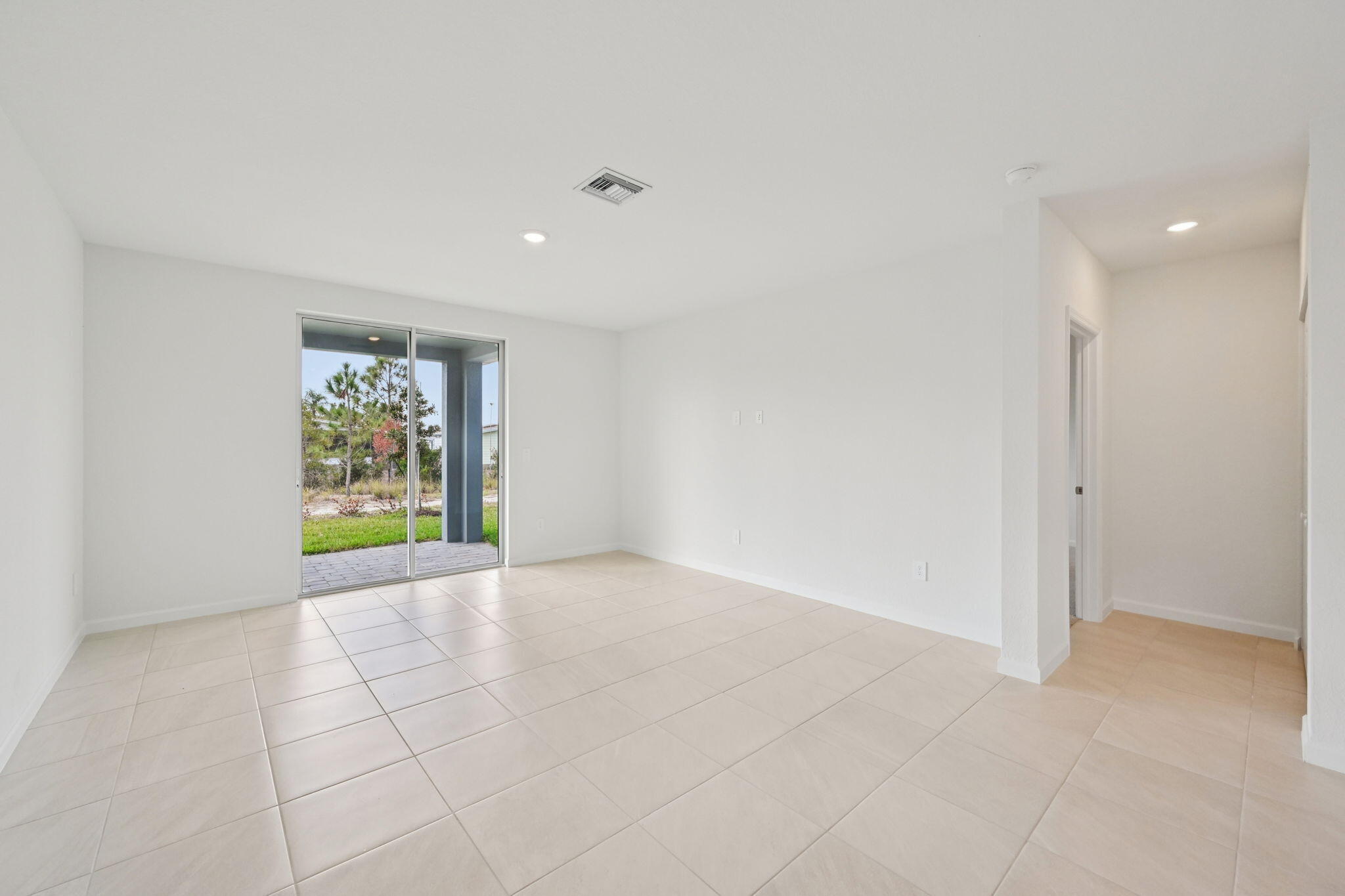 14304 Southwest New Dawn Road Indiantown, FL 34956 - Photo 13 of 40 14304 New Dawn Rd FL (8)