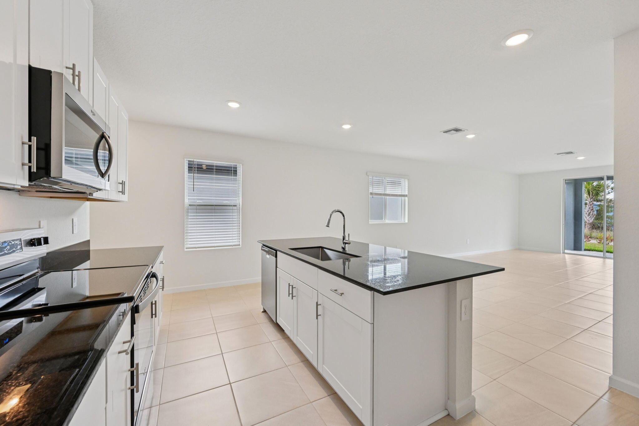 14304 Southwest New Dawn Road Indiantown, FL 34956 - Photo 7 of 40 14304 New Dawn Rd FL (15)