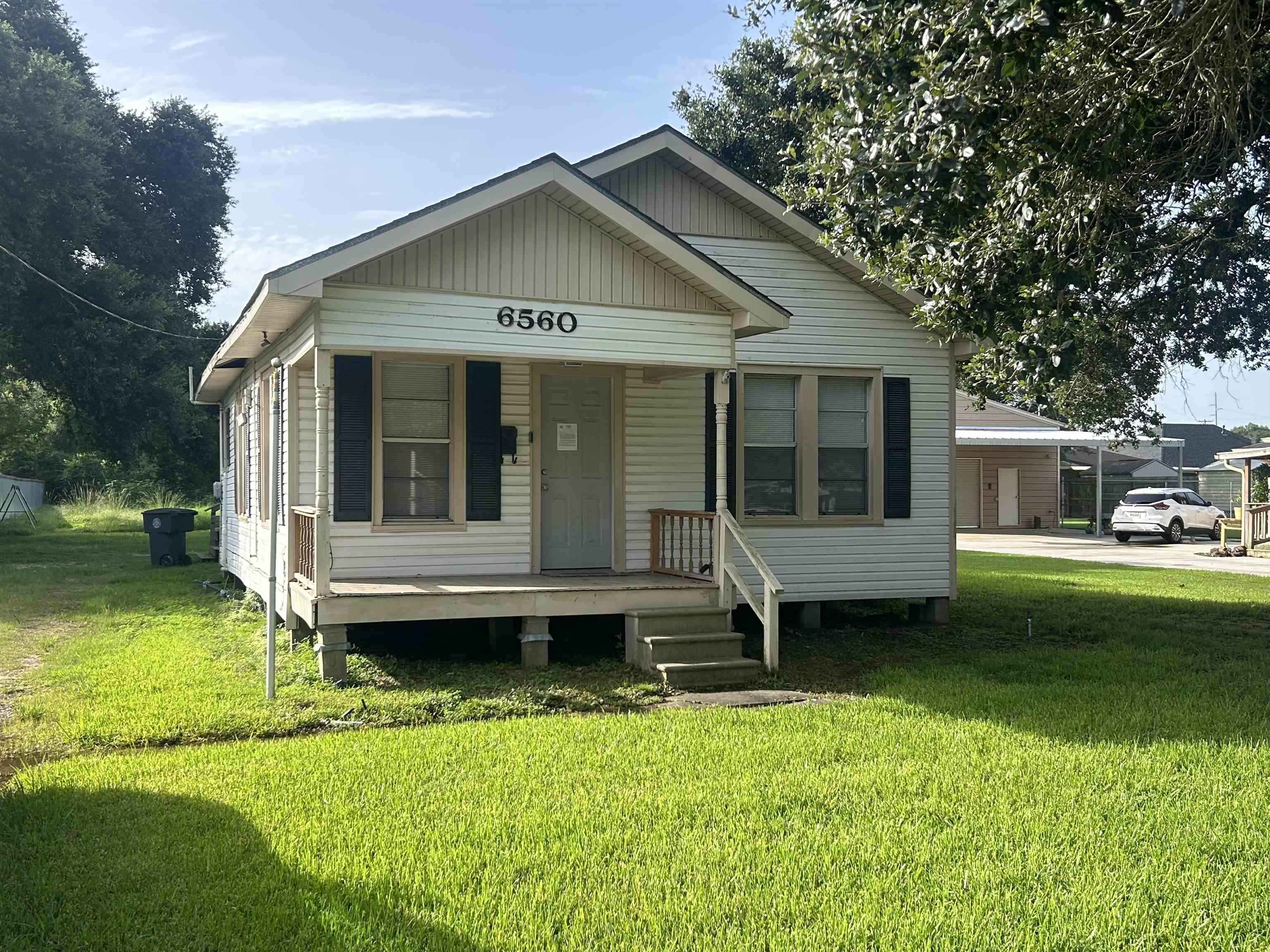6560 Howe Street Groves, TX 77619 - Photo 2 of 15 Gallery Image 2