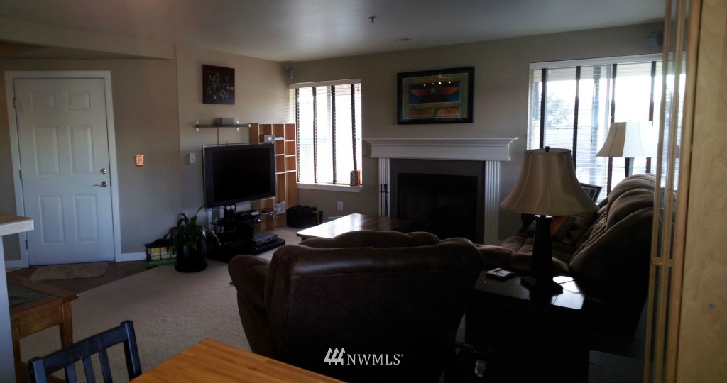 3906 243rd Place Southeast, Unit P303 Bothell, WA 98021 - Photo 5 of 15 Gallery Image 5