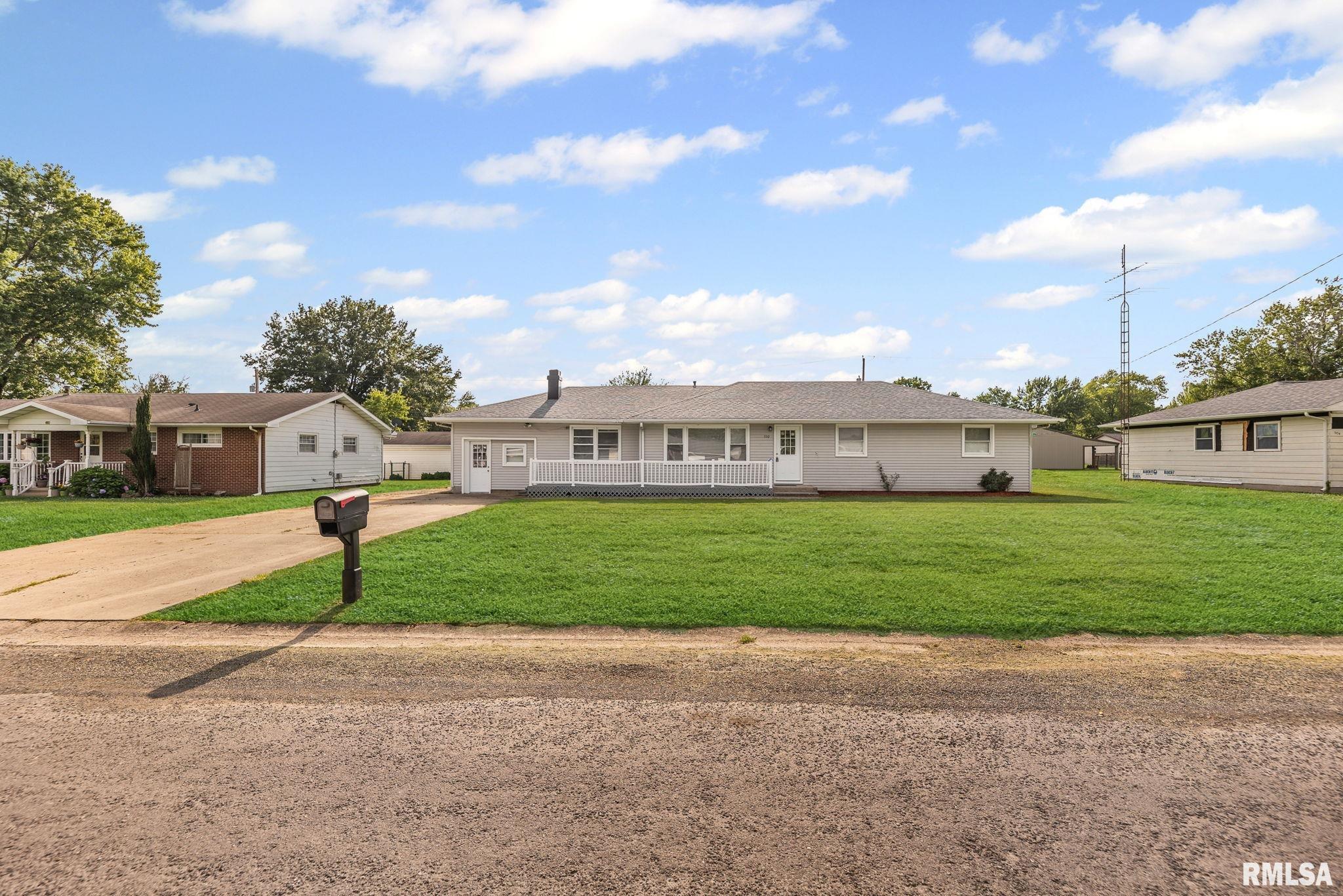 510 Westhaven Drive Centralia, IL 62801 - Photo 2 of 51