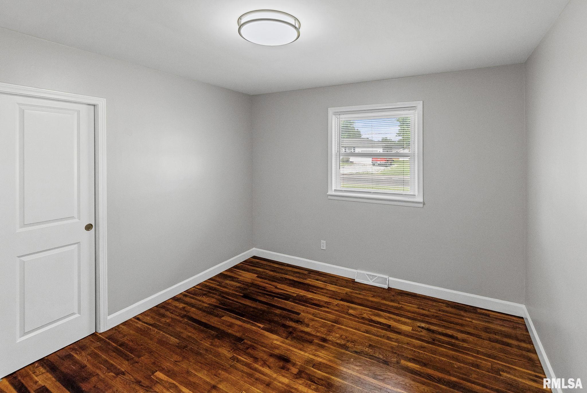 510 Westhaven Drive Centralia, IL 62801 - Photo 32 of 51