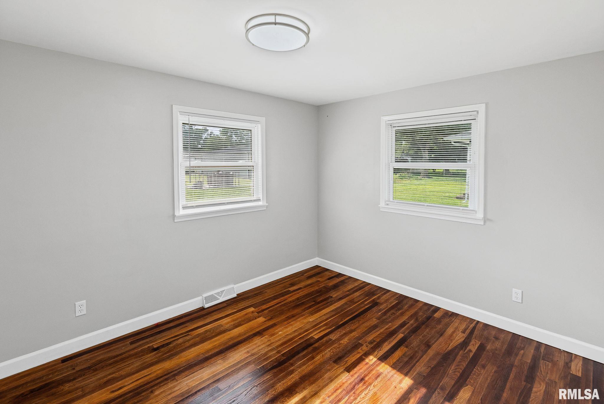 510 Westhaven Drive Centralia, IL 62801 - Photo 35 of 51