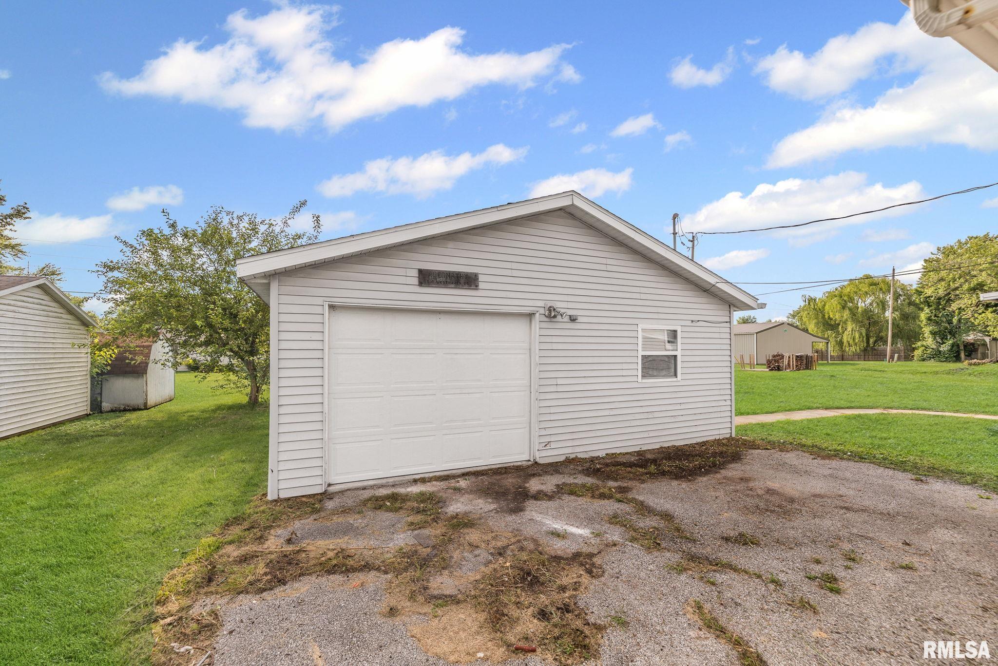 510 Westhaven Drive Centralia, IL 62801 - Photo 5 of 51