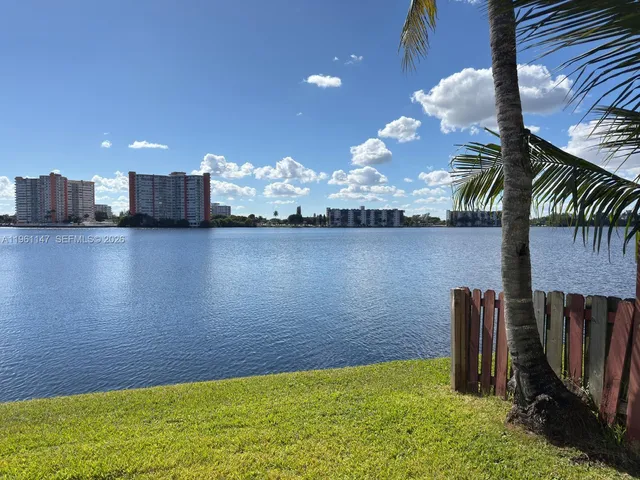 $440,000 | 1284 Northeast 191st Street, Unit 1284, North Miami Beach, FL 33179
