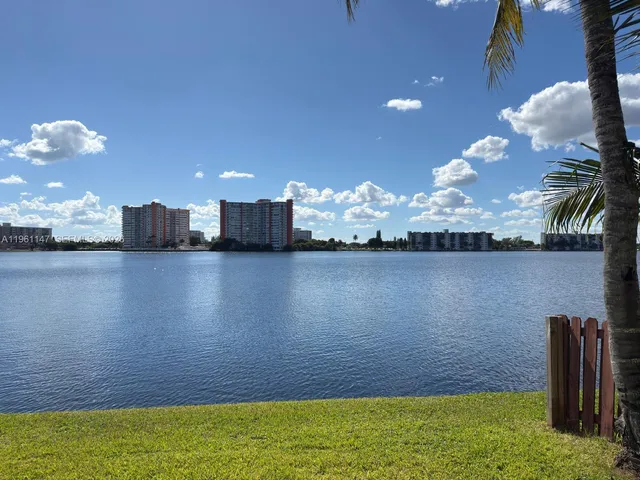 $440,000 | 1284 Northeast 191st Street, Unit 1284, North Miami Beach, FL 33179