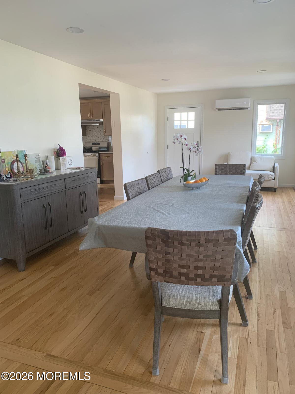 988 Elizabeth Terrace Long Branch, NJ 07740 - Photo 3 of 17 3313888387346266752