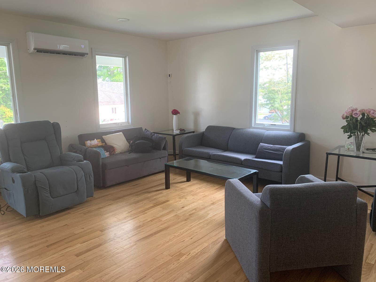 988 Elizabeth Terrace Long Branch, NJ 07740 - Photo 4 of 17 2737102313756661745