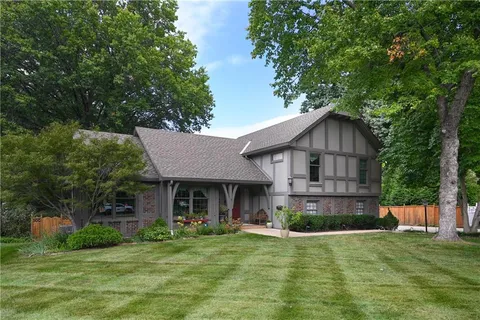 $699,000 | 2418 West 71st Terrace, Prairie Village, KS 66208