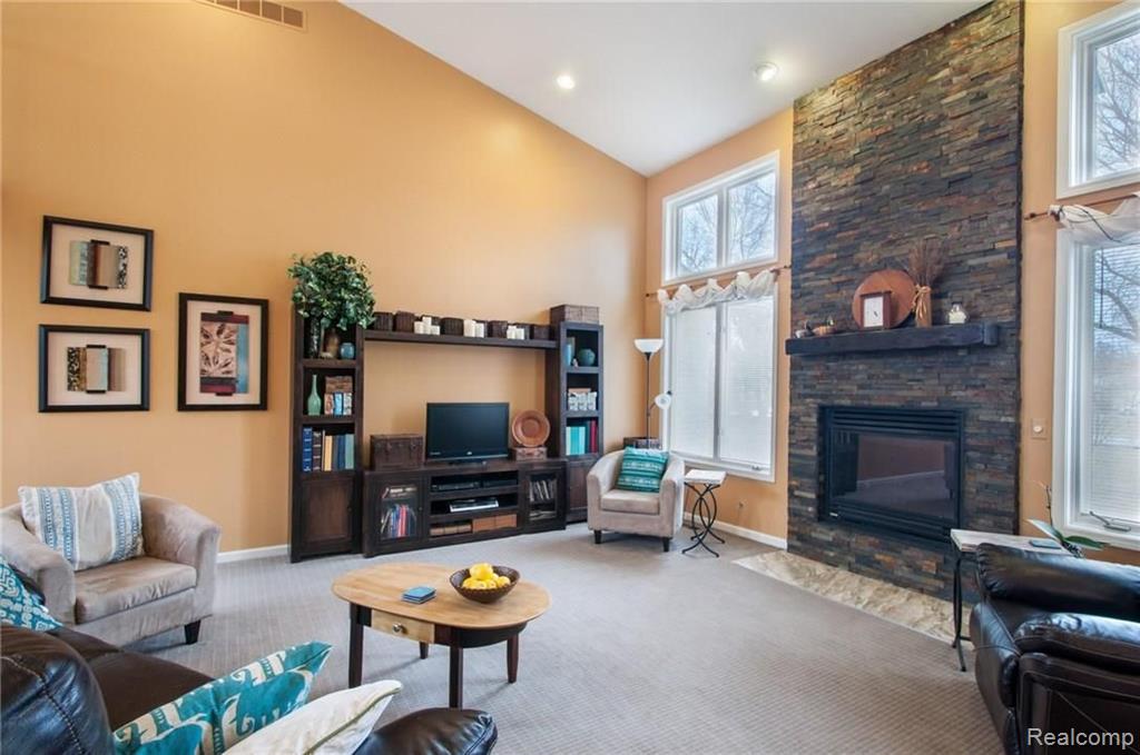 1934 South Shore Drive Rochester Hills, MI 48307 - Photo 5 of 42