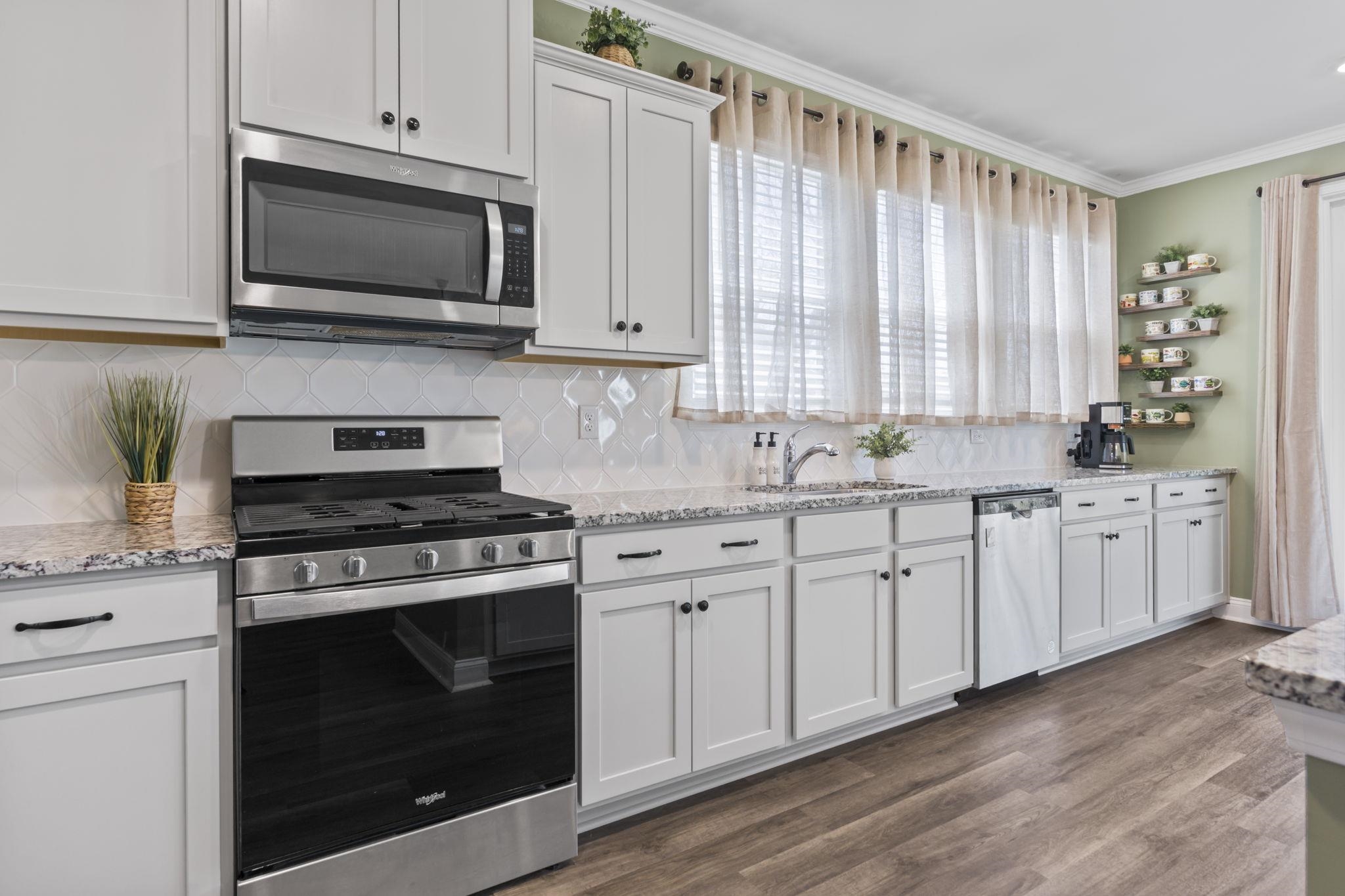 4065 Rutherford Court Little River, SC 29566 - Photo 11 of 59 Gallery Image 11