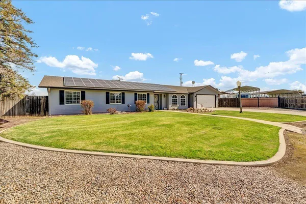 $699,900 | 2166 Morris Court, Exeter, CA 93221
