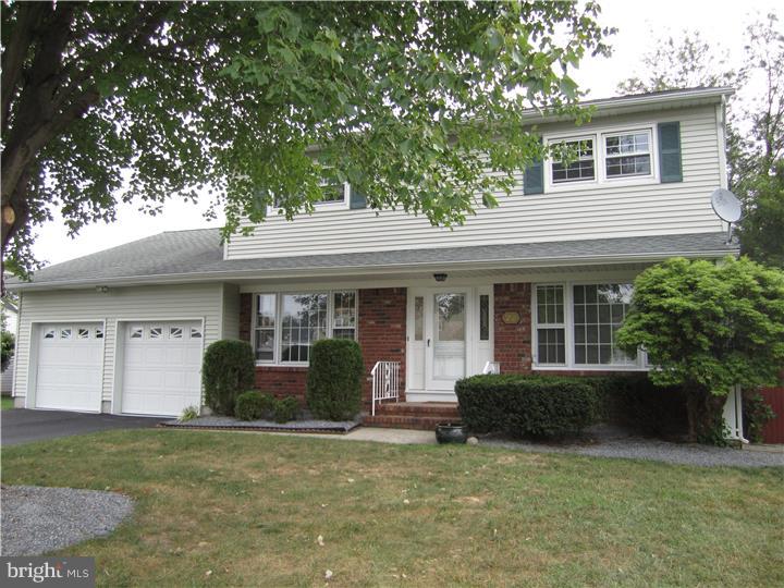 22 Weyburne Road Hamilton, NJ 08690 - Photo 1 of 12 Front Yard