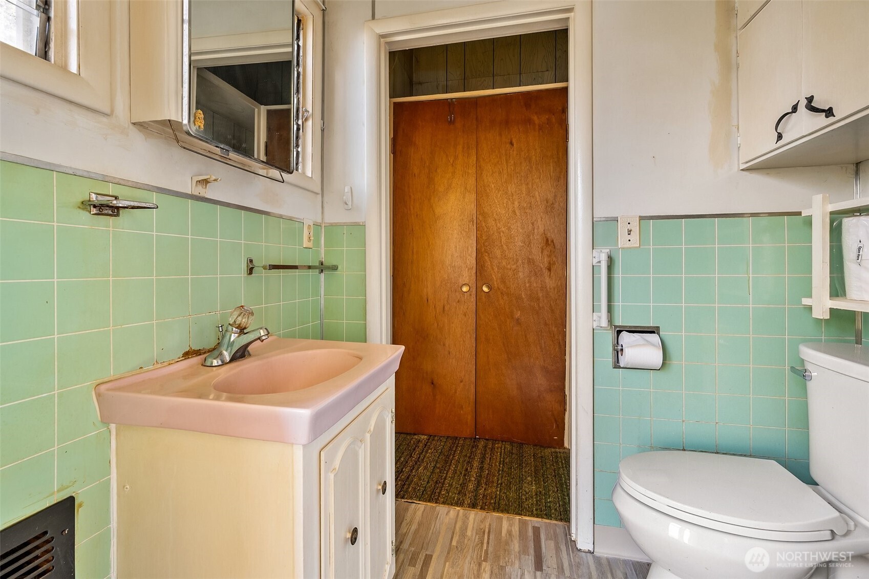 216 Southeast 1st Street Winlock, WA 98596 - Photo 13 of 40