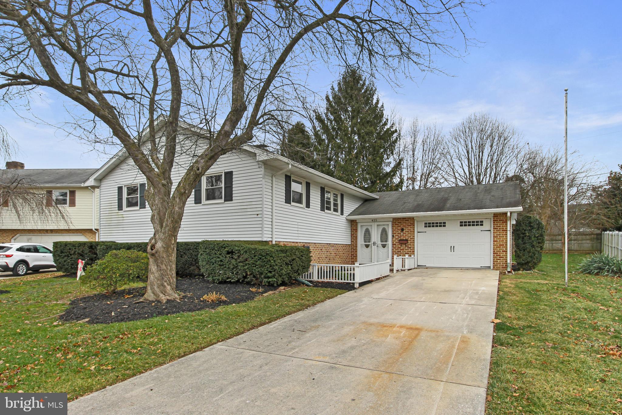 425 Clearview Road Hanover, PA 17331 - Photo 2 of 28 Gallery Image 2