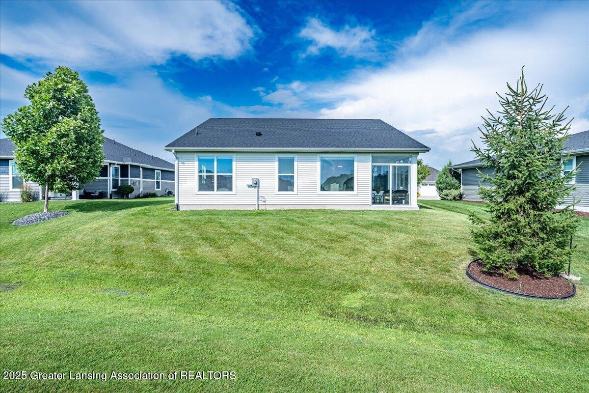 3961 Mustang Road East Lansing, MI 48823 - Photo 32 of 37 33-DSC07001-HDR