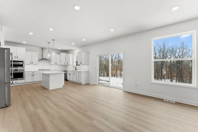 $655,405 | 1918 Timber Lane, Carver, MN 55315